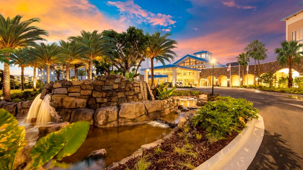 sapphire_falls_entry_loews